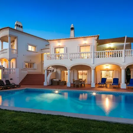 Golf- Mit Fantastischer Aussicht, Pool, Jacuzzi, Sauna, Golf, Tennis...